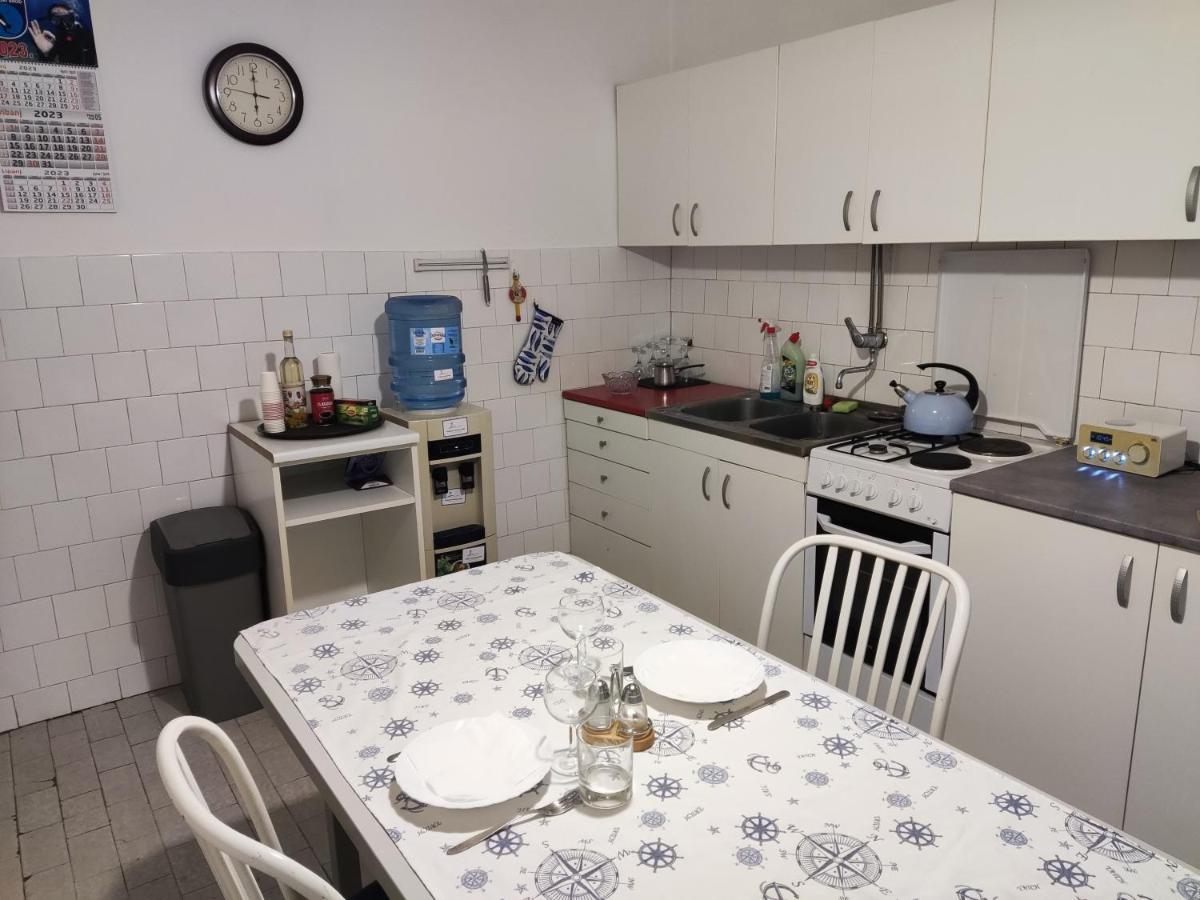 Vintage Apartment In The Center Of Novi Sad Eksteriør bilde
