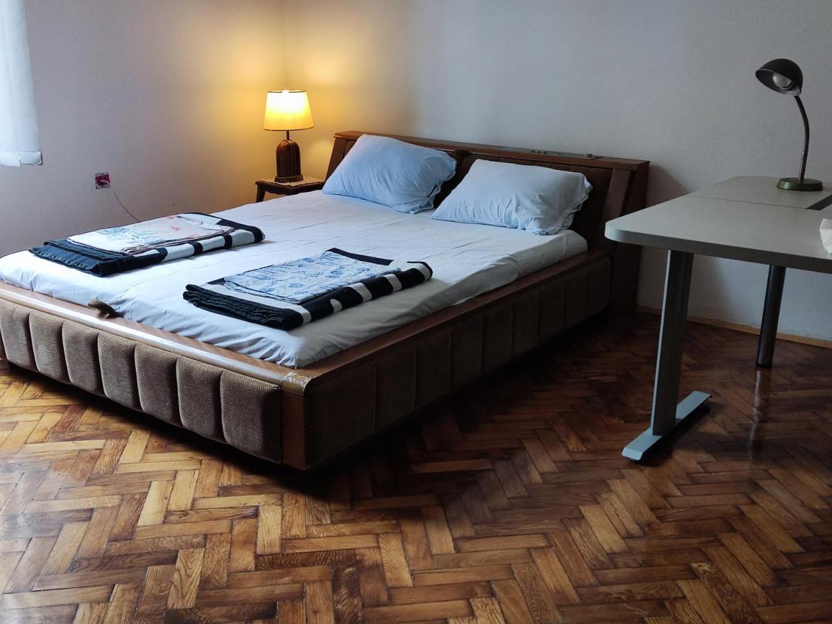 Vintage Apartment In The Center Of Novi Sad Eksteriør bilde